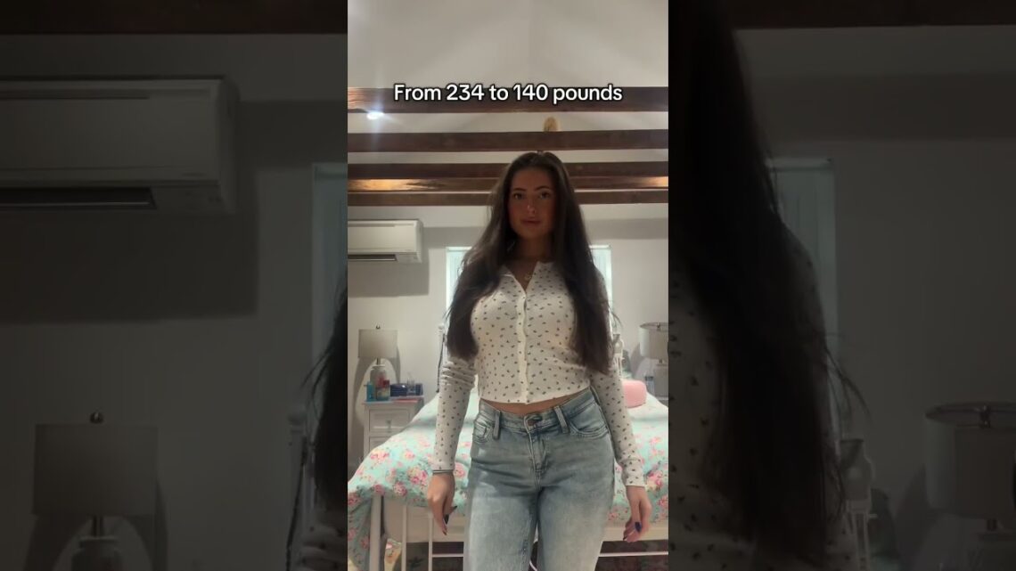 Amazing before & after. She crushed it!  IG: @sarahlostweightt #motivation #weightloss #health